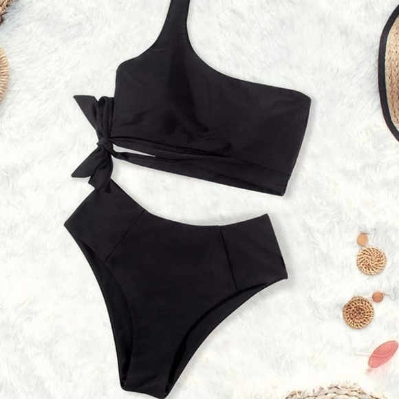 Super cute black bikini! Size small! - Picture 3 of 6